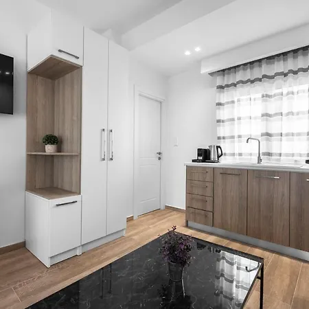 Penthouse Level 8, Nilie Hospitality Mgmt *