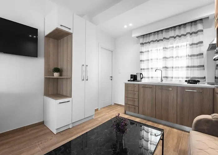 Penthouse Level 8, Nilie Hospitality Mgmt *