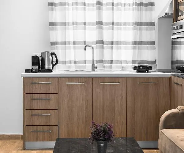 Penthouse Level 8, Nilie Hospitality Mgmt