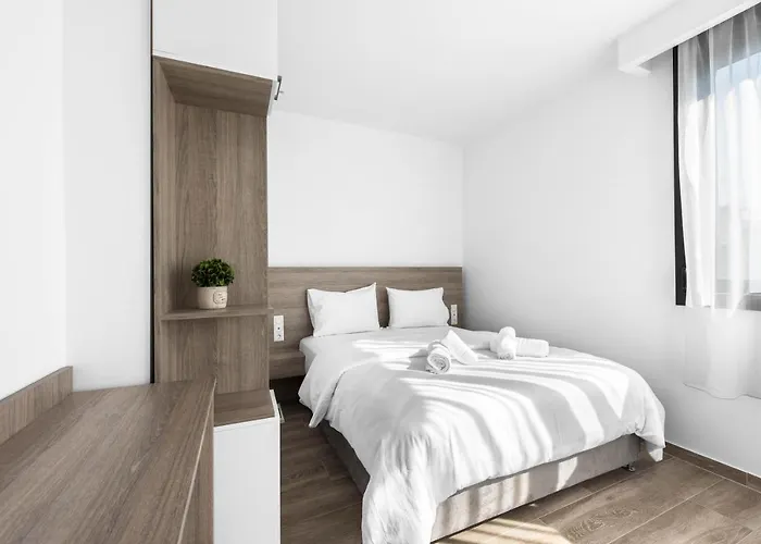 Penthouse Level 8, Nilie Hospitality Mgmt