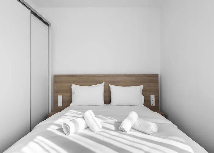 Penthouse Level 8, Nilie Hospitality Mgmt