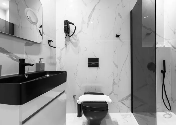 Penthouse Level 8, Nilie Hospitality Mgmt דירה